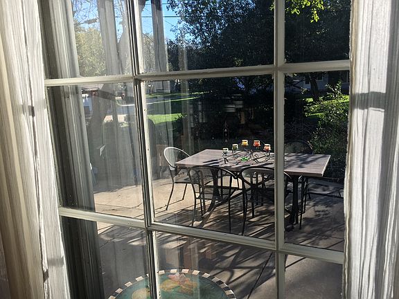 5th image of 1517 S Apple Ln