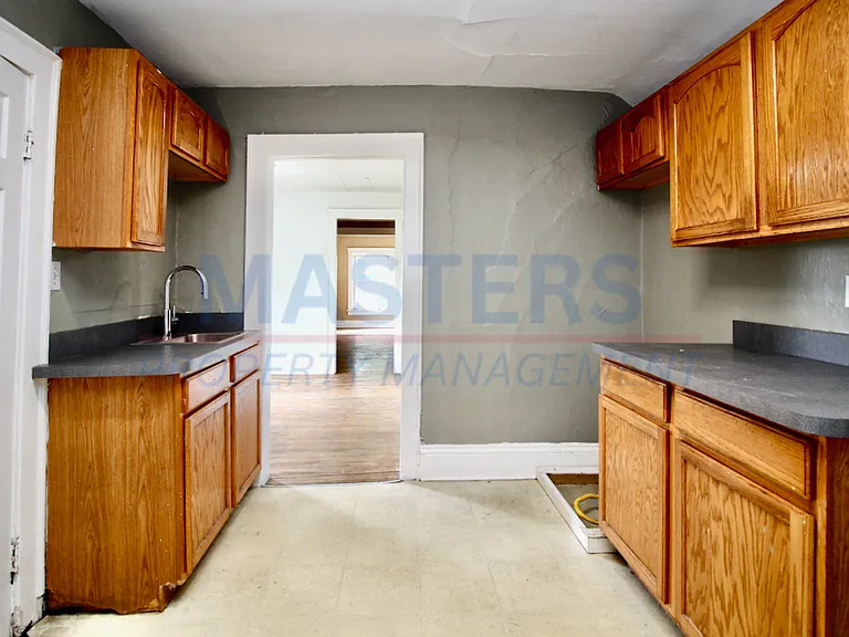 2563 Foraker Ave — Photo 14