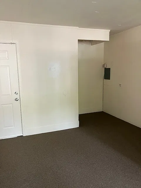 Studio, 450 sqft, $895 — Photo 3
