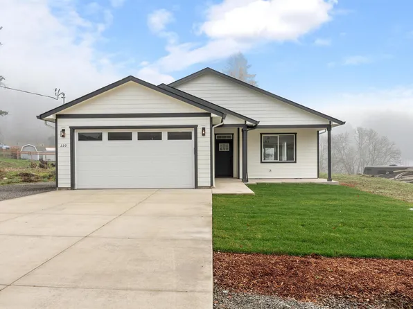 220 NE 7th Ave, Mill City, OR 97360