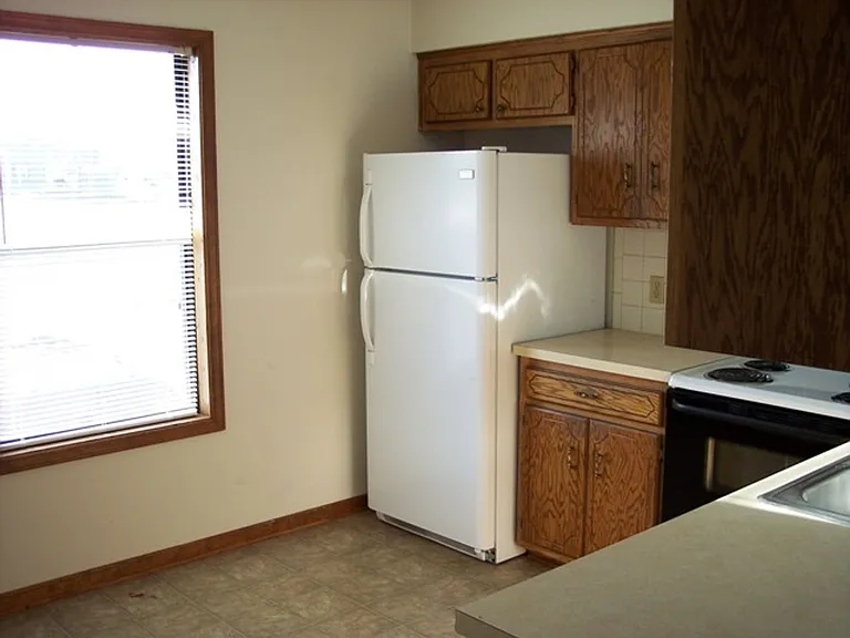 807 Foster Ln — Photo 3