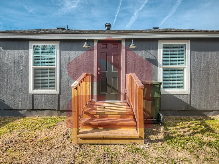 208 E Mosier St — Photo 58