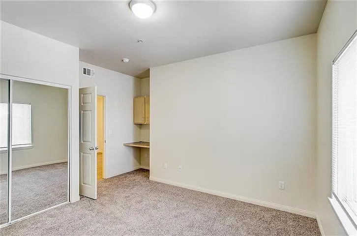 Sierra Oaks — Photo 28