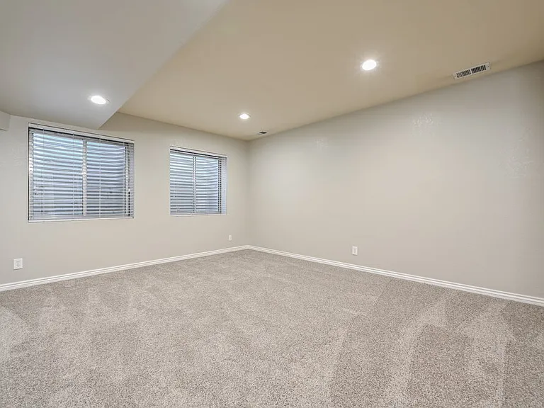 4376 Foxberry Dr — Photo 20