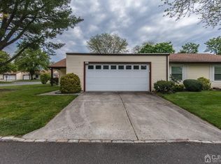 145A Possum Plz, Monroe Township, NJ 08831
