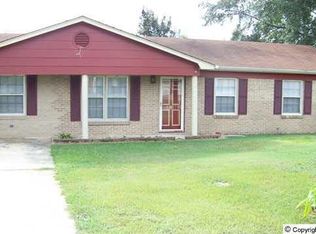 1307 Elizabeth Dr SW, Hartselle, AL 35640