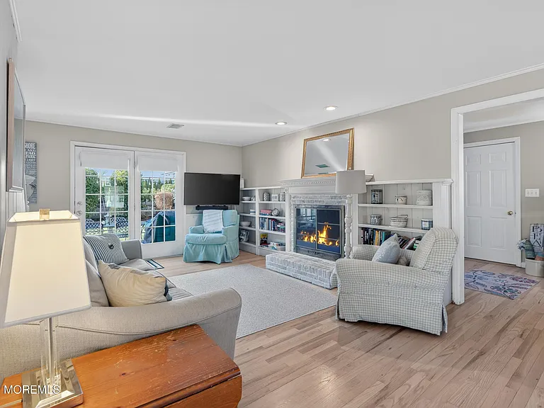 303 Bell Pl — Photo 14