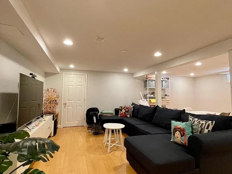 18 Pond St — Photo 26