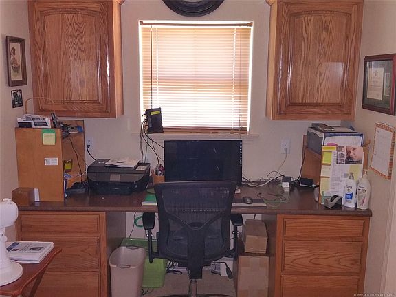 4th image of 313 Herriman St