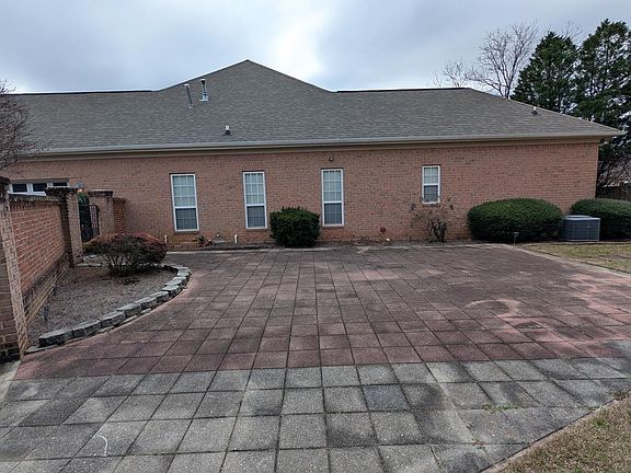 2nd image of 104 Orchard Ln