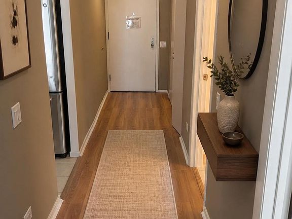 4th image of 30 E Huron St APT 4006