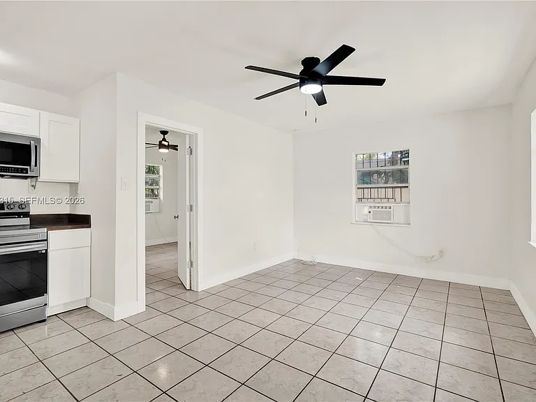 105 NW 7th Ave #A — Photo 2