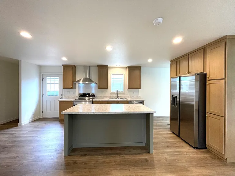 609 Mildred St — Photo 40