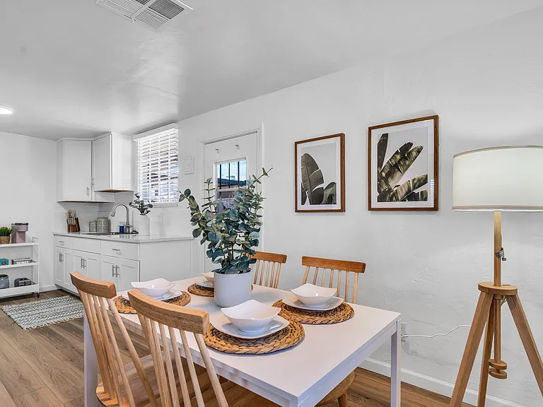 1627 N Bryant Ave #B — Photo 4