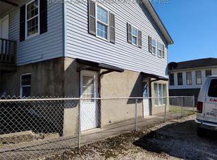 5692 E Dupont Ave, Glasgow, WV 25086