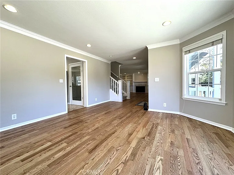 604 Village Ct — Photo 7