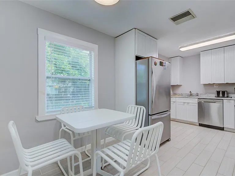 3200 W De Bazan Ave — Photo 9