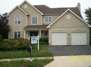 12400 Willow Falls Dr, Herndon, VA 20170