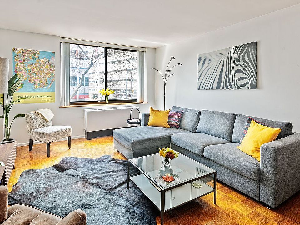 1st image of 275 Greenwich St APT 2A