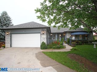 1710 Independence Cir, Lincoln, NE 68521