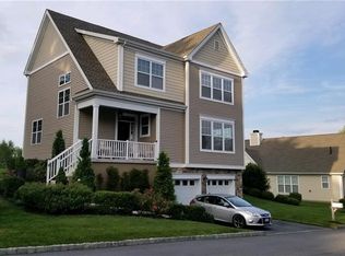 2 High Ridge Ln, Middletown, NY 10940