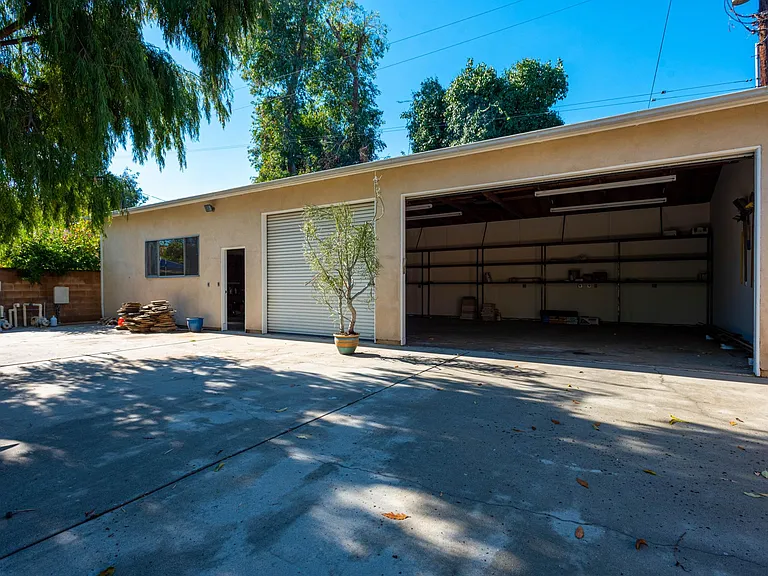 4537 Mammoth Ave — Photo 13
