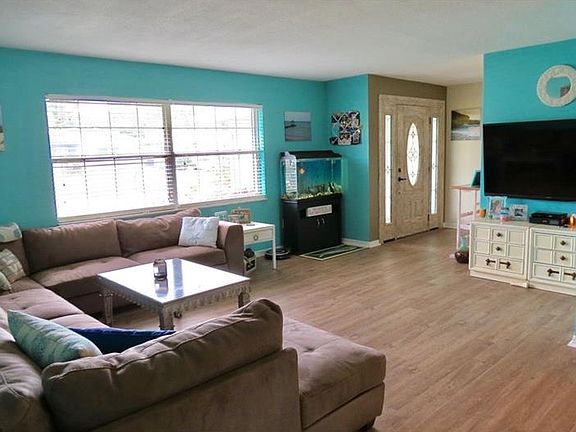 3rd image of 1540 San Diego Dr