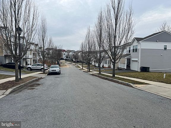 5th image of 325 Community Ln