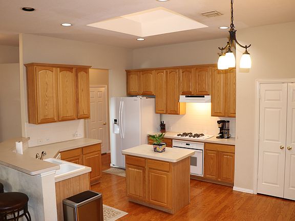 5th image of 1408 Carriage Ln