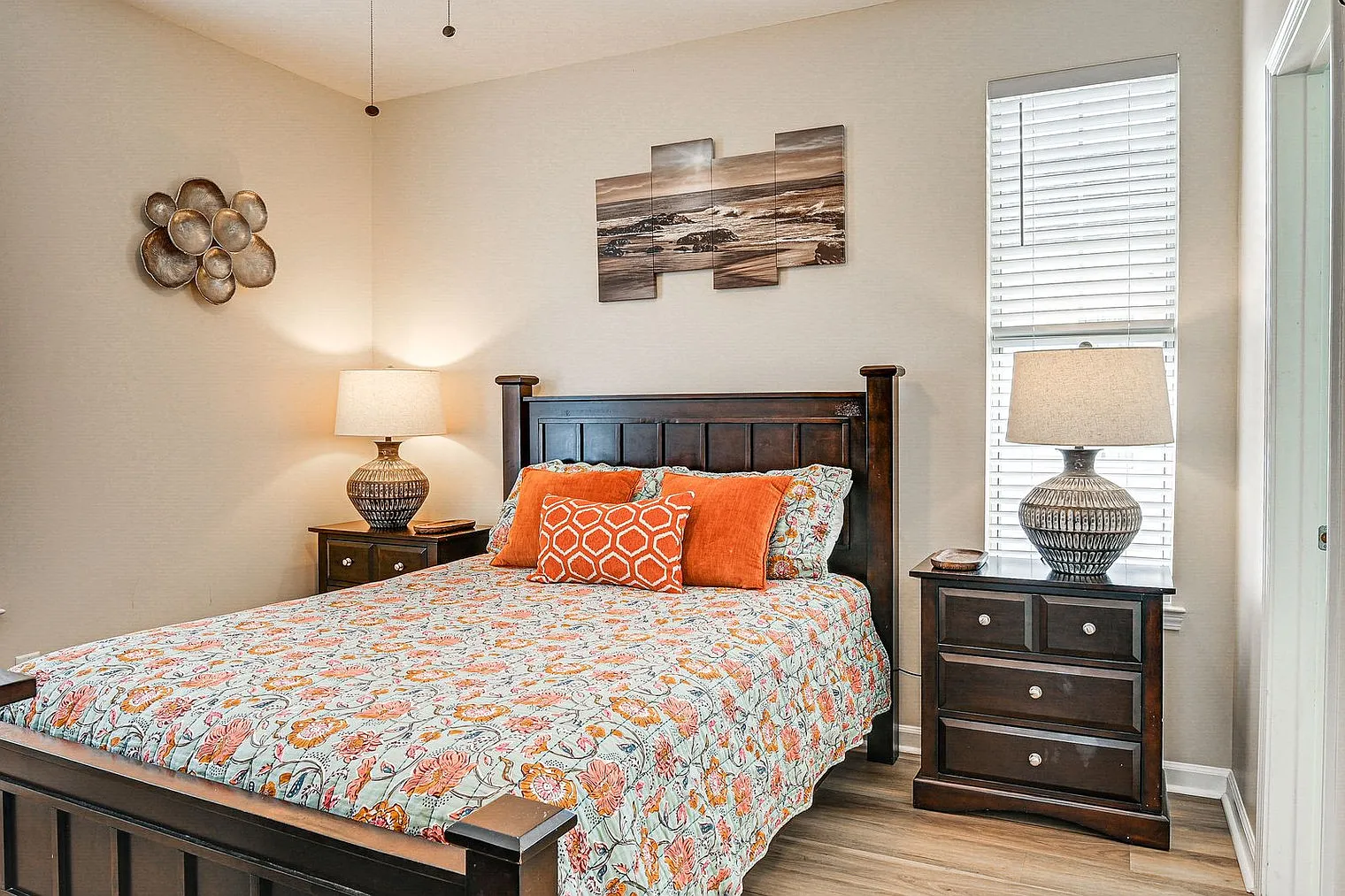 2 bed, 2.0 bath, 796 sqft, $1,935 — Photo 3