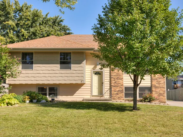 2307 4th St SW, Altoona, IA 50009