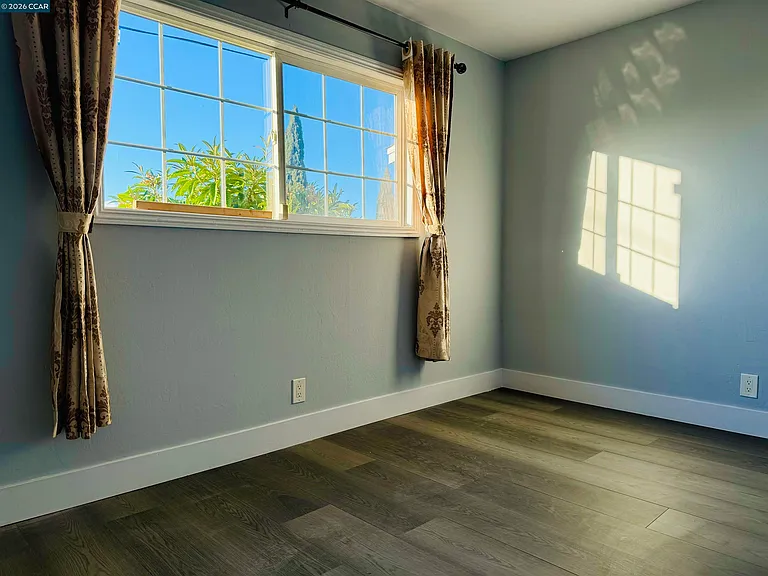 419 Pomona Ave — Photo 14