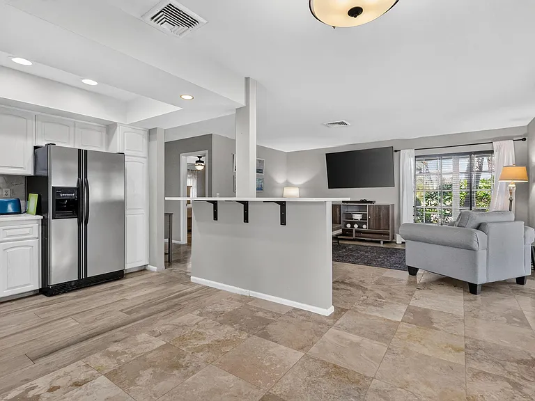 213 Rio Vista Cir — Photo 20
