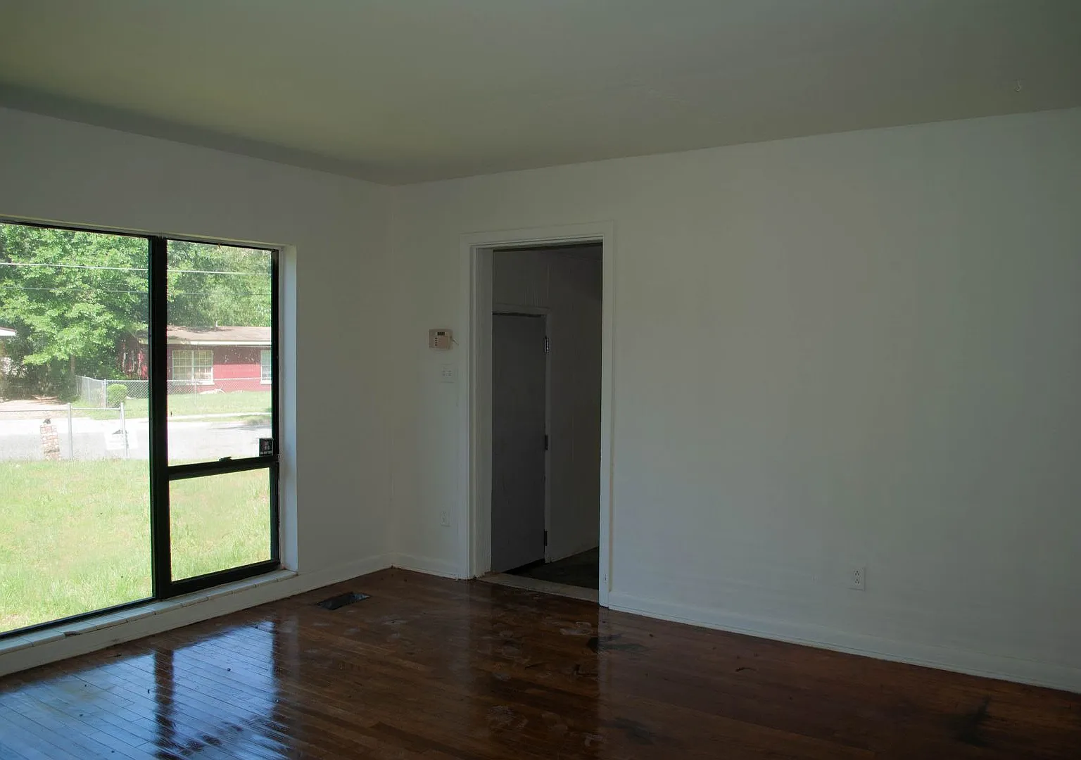 Newly Renovated 3/2 — Photo 4