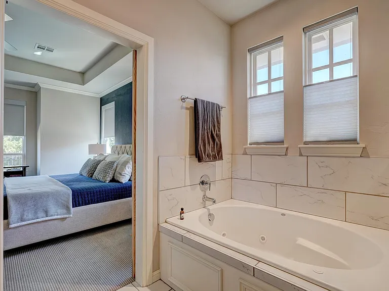 3217 Clock Tower Cir — Photo 29