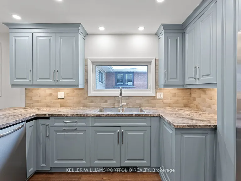 32 Gatesview Ave #UPPER — Photo 24