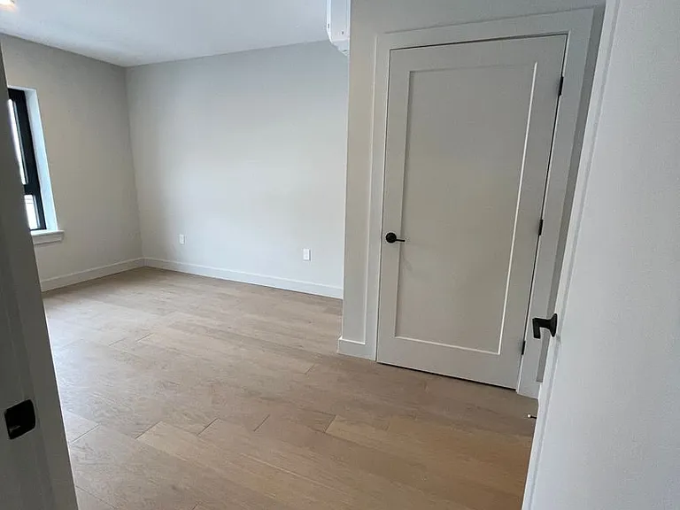 75 Chestnut St #302 — Photo 17