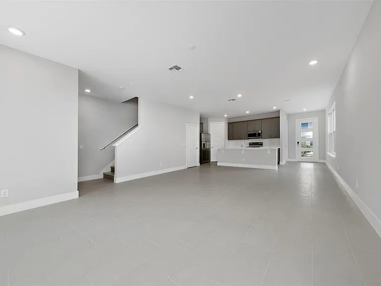 7845 Spectrum Dr — Photo 12