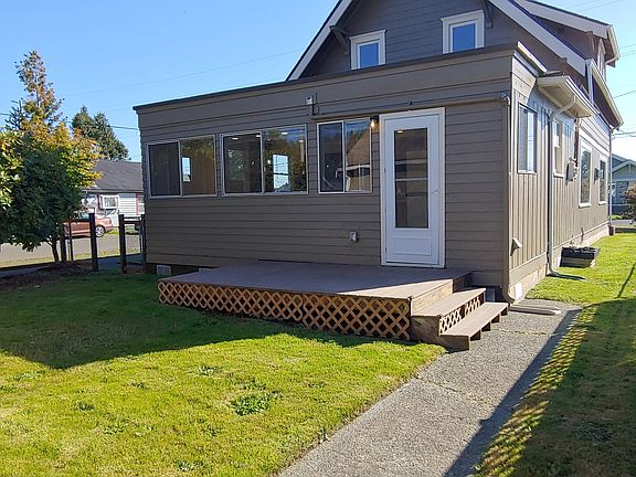 3rd image of 2641 Pacific Ave