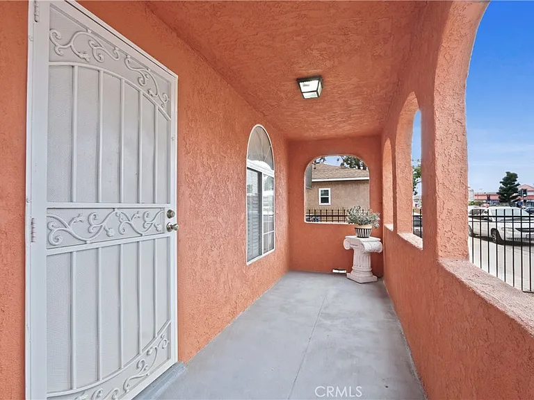 236 W Arbor Vitae St — Photo 5