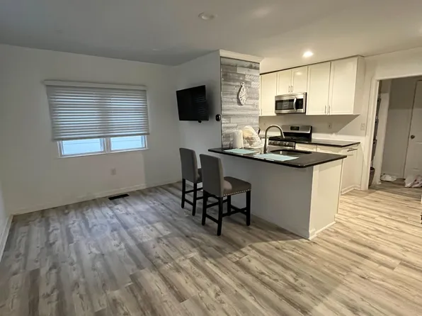 84 Seawood Dr, Keyport, NJ 07735