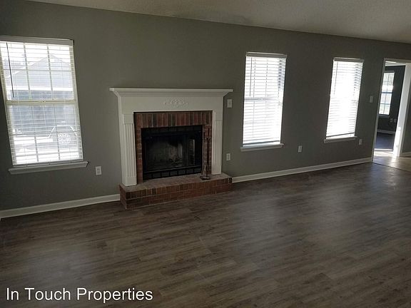 3rd image of 3805 Saddlebred Ln