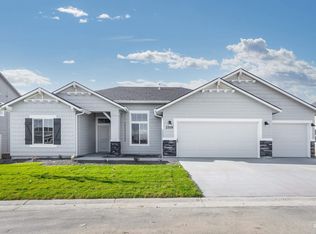 8057 E Sunray Dr, Nampa, ID 83687