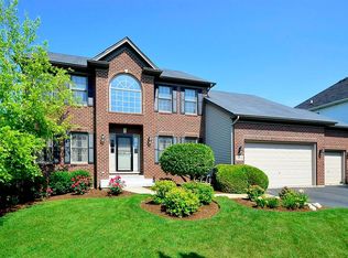 564 Cole Dr, South Elgin, IL 60177