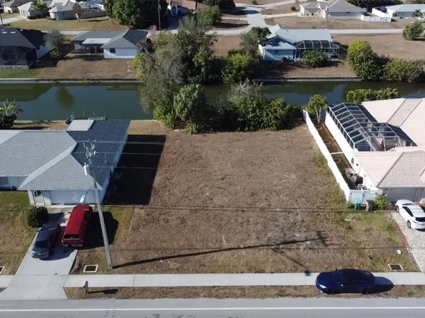 312 Nicholas Pkwy E, Cape Coral, FL 33990