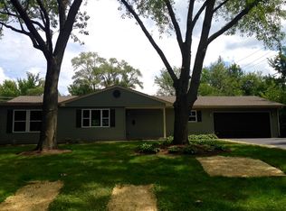 120 Caddy Ave, Carpentersville, IL 60110