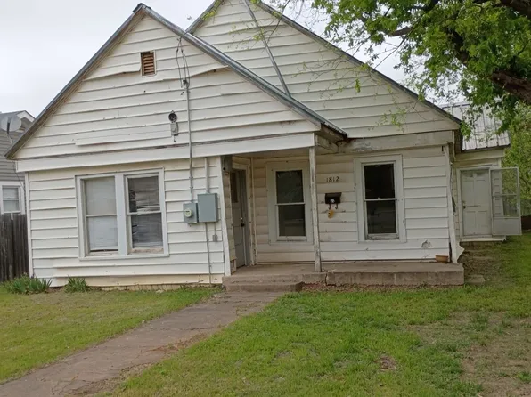 1812 8th St, Brownwood, TX 76801