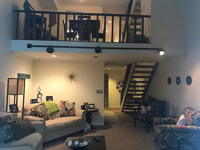 938 Woodlyn Dr N — Photo 2