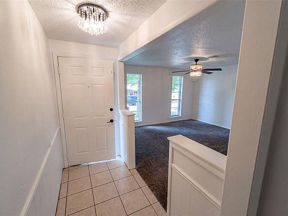 3rd image of 1513 N Bradley Ave
