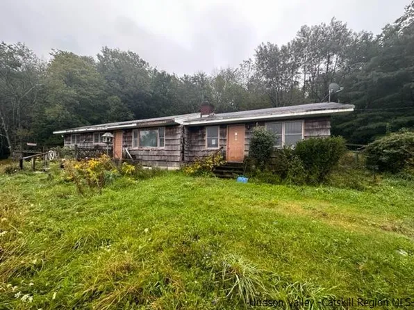 234 Schoolhouse Road, West Lebanon, NY 12195